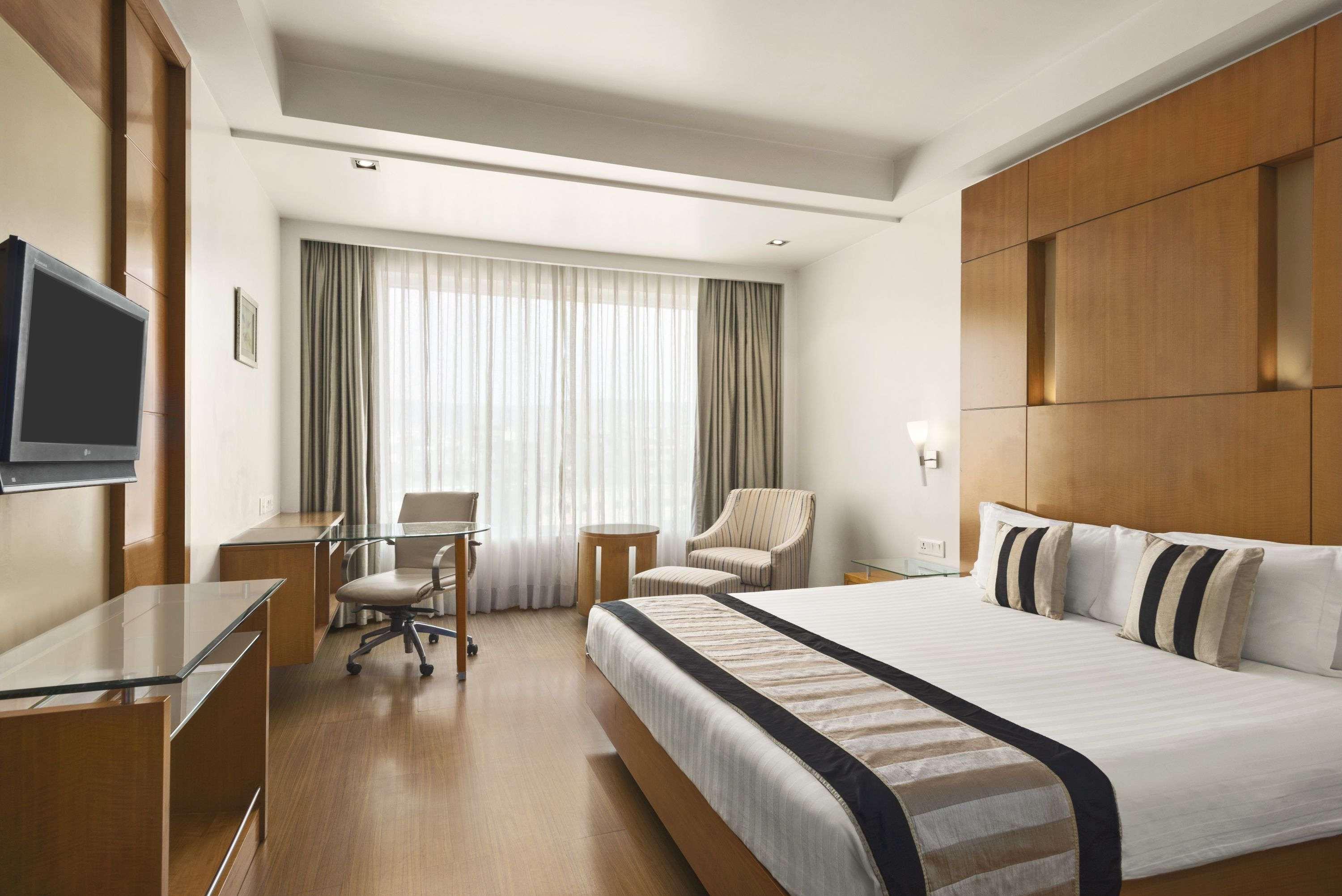 Ramada By Wyndham होटल