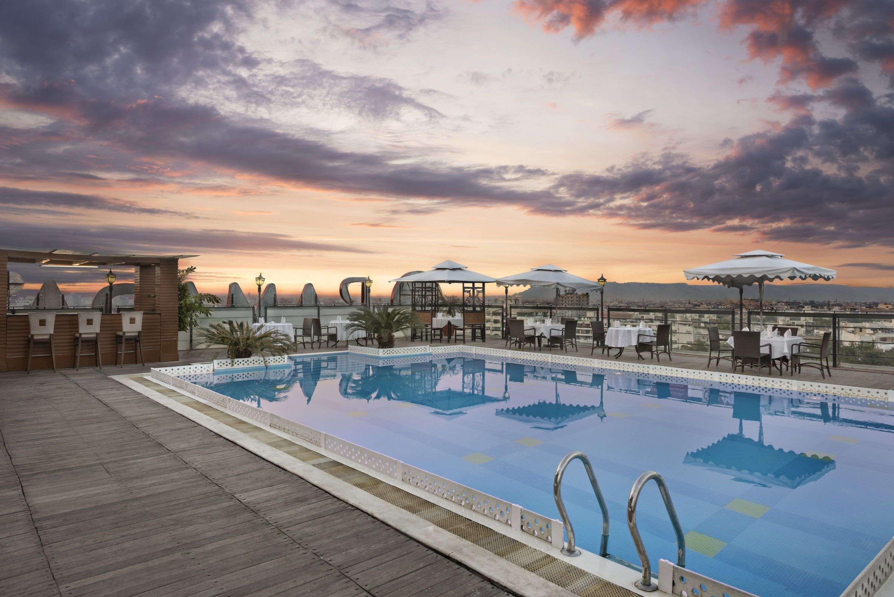 होटल Ramada By Wyndham 4*