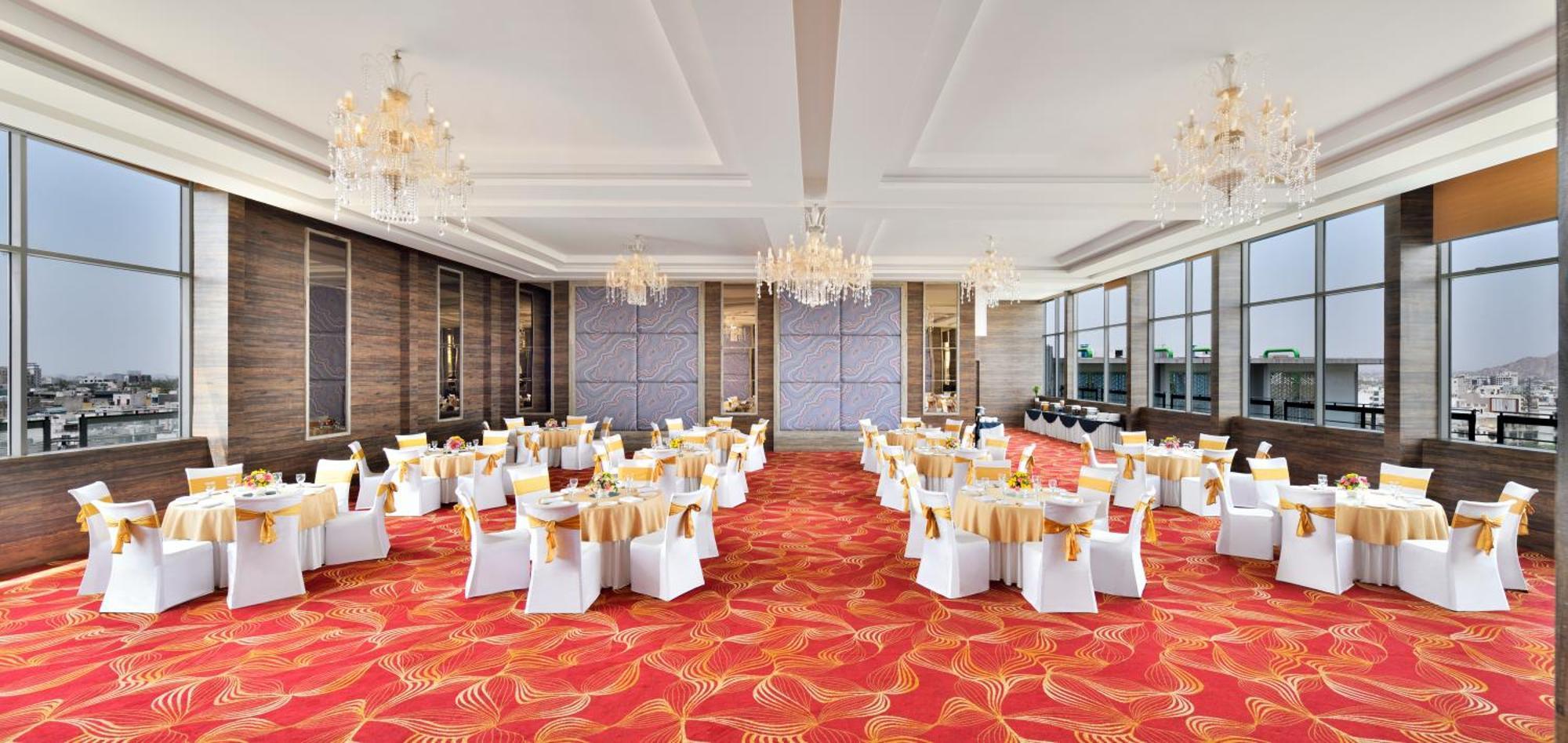 होटल Ramada By Wyndham Jaipur