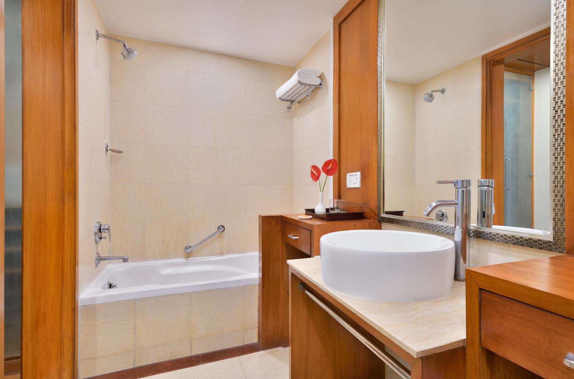 Ramada By Wyndham होटल Jaipur