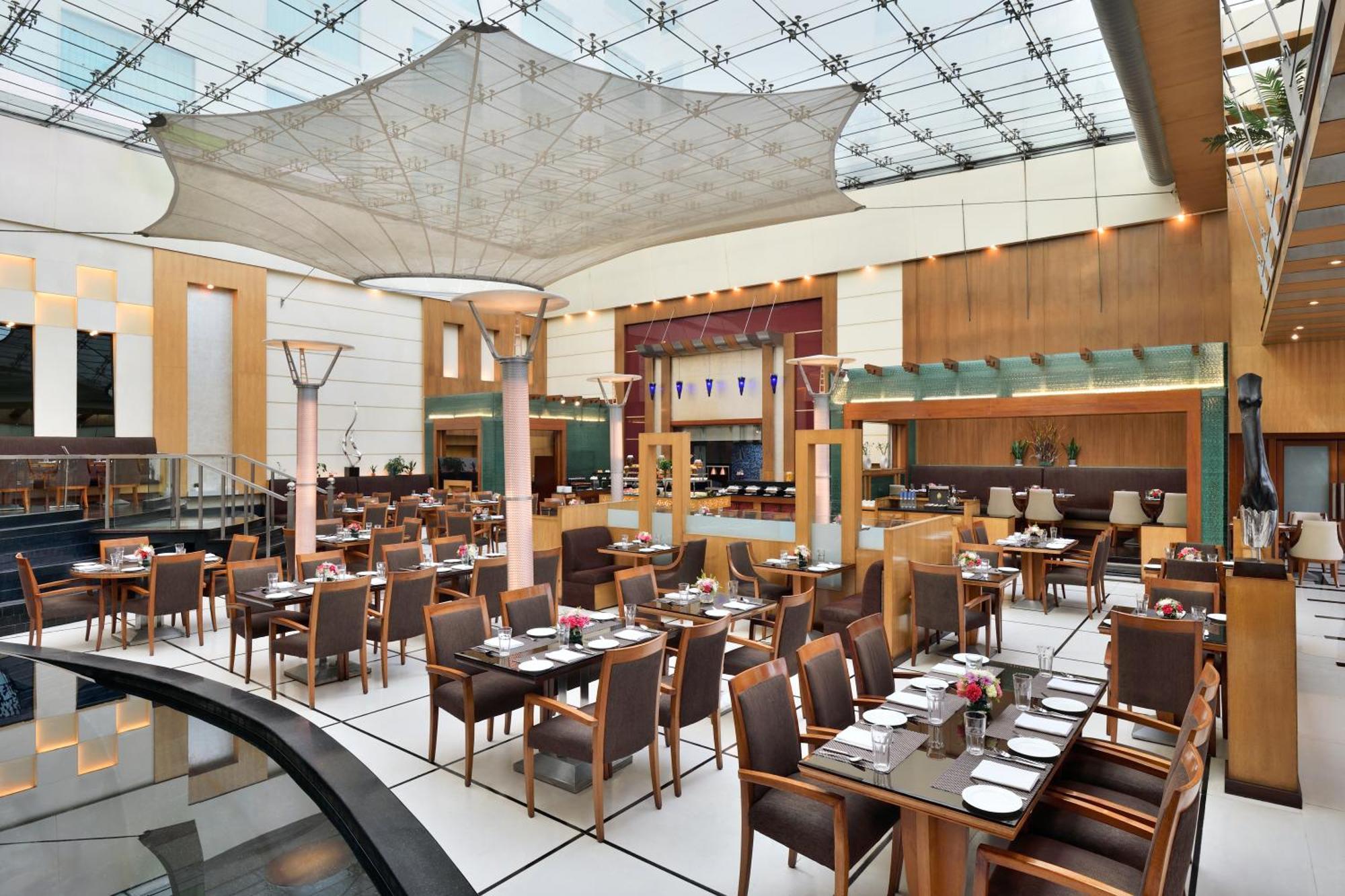 Ramada By Wyndham होटल 4*